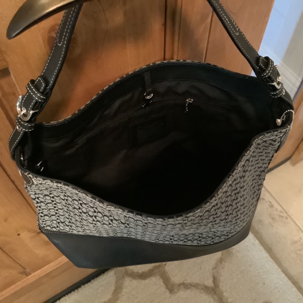 Authentic Coach Handbag - Picture 2 of 7